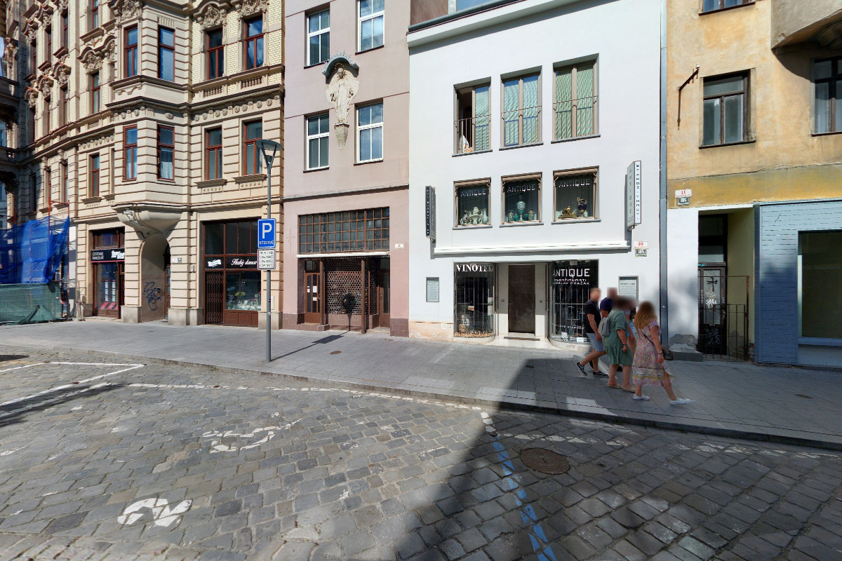 Starožitnosti u Madony