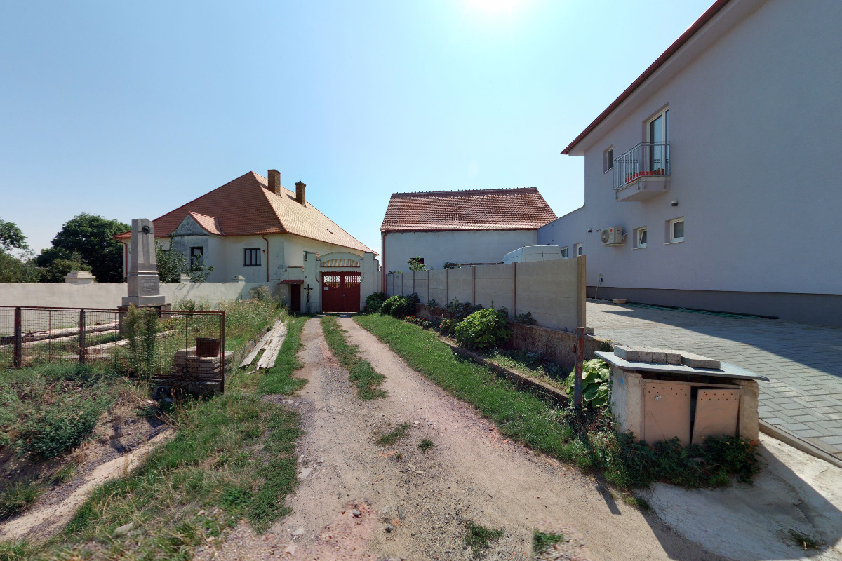 Římskokatolická farnost Práče