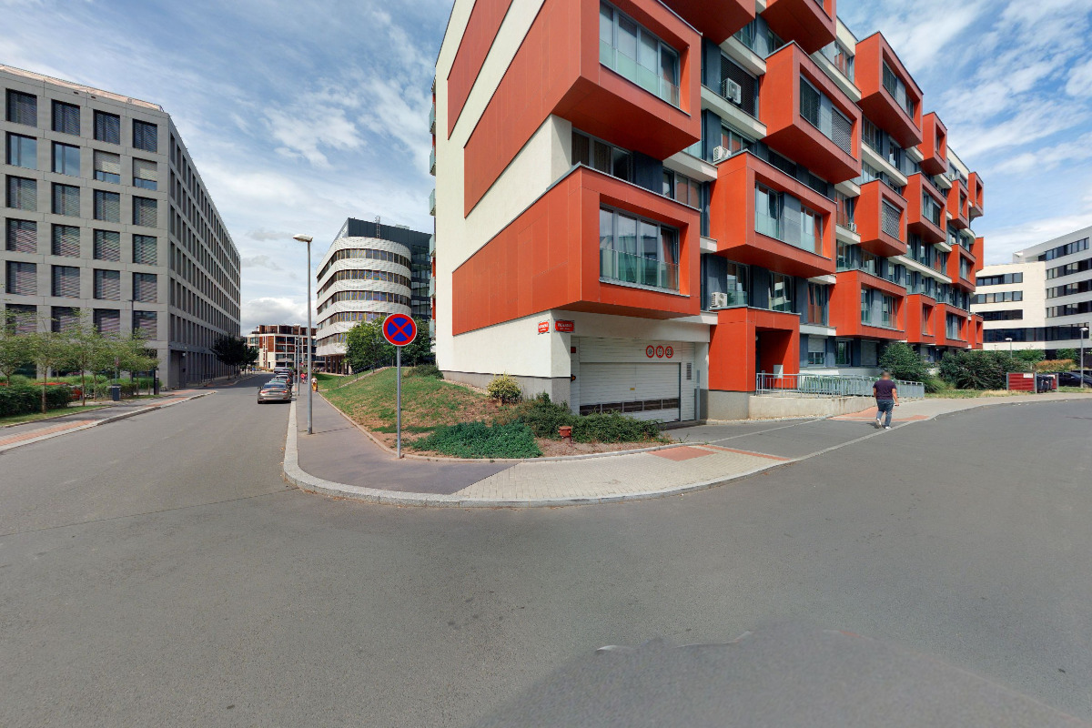 MR. PARKIT - Parking Vojenova 6 foto 2