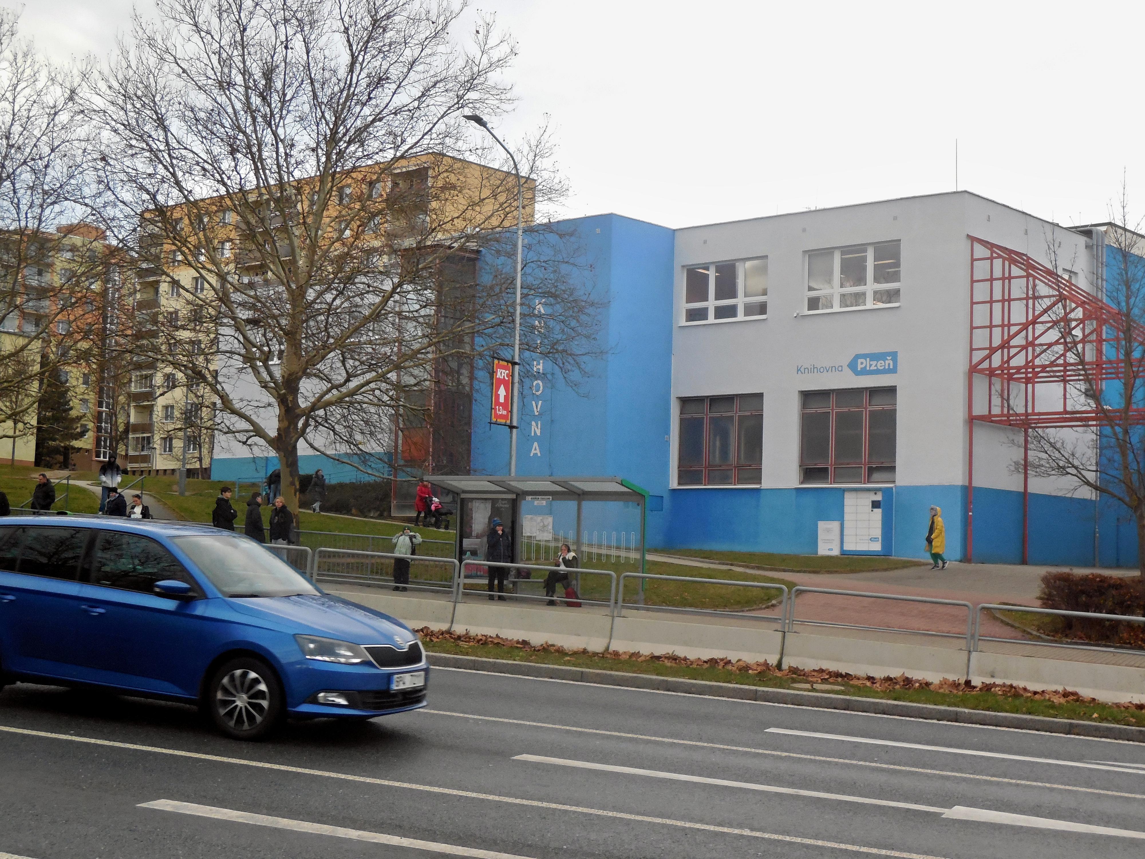 Knihovna města Plzně - Lochotín foto 3