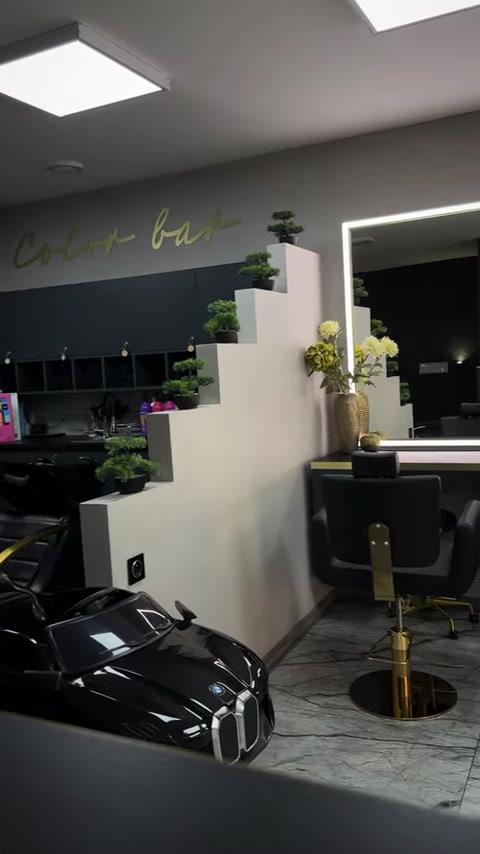 Salon Galapa - Kadeřnictví & kosmetika foto 2 (náhled videa)