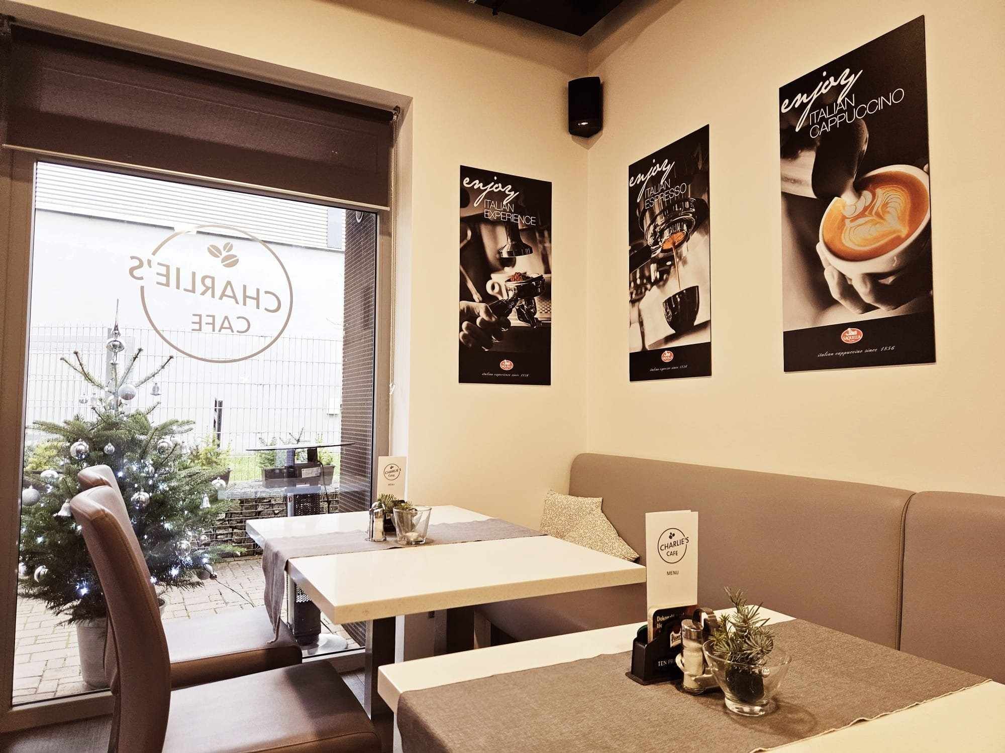 Charlie's Cafe foto 2