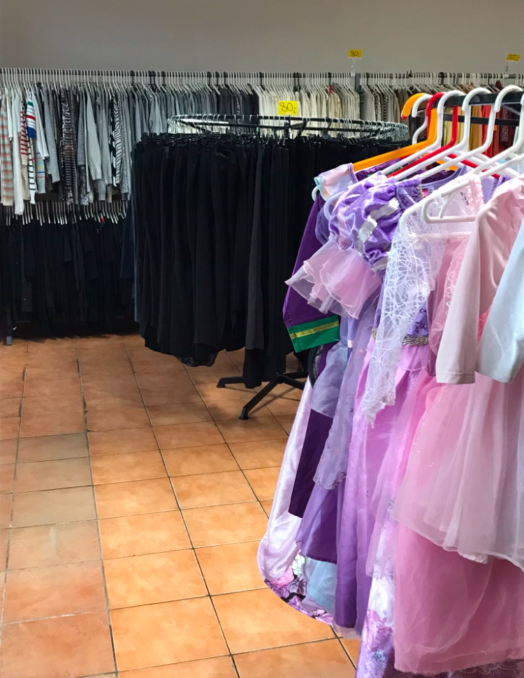 Sekáč na náměstí (second hand) foto 2