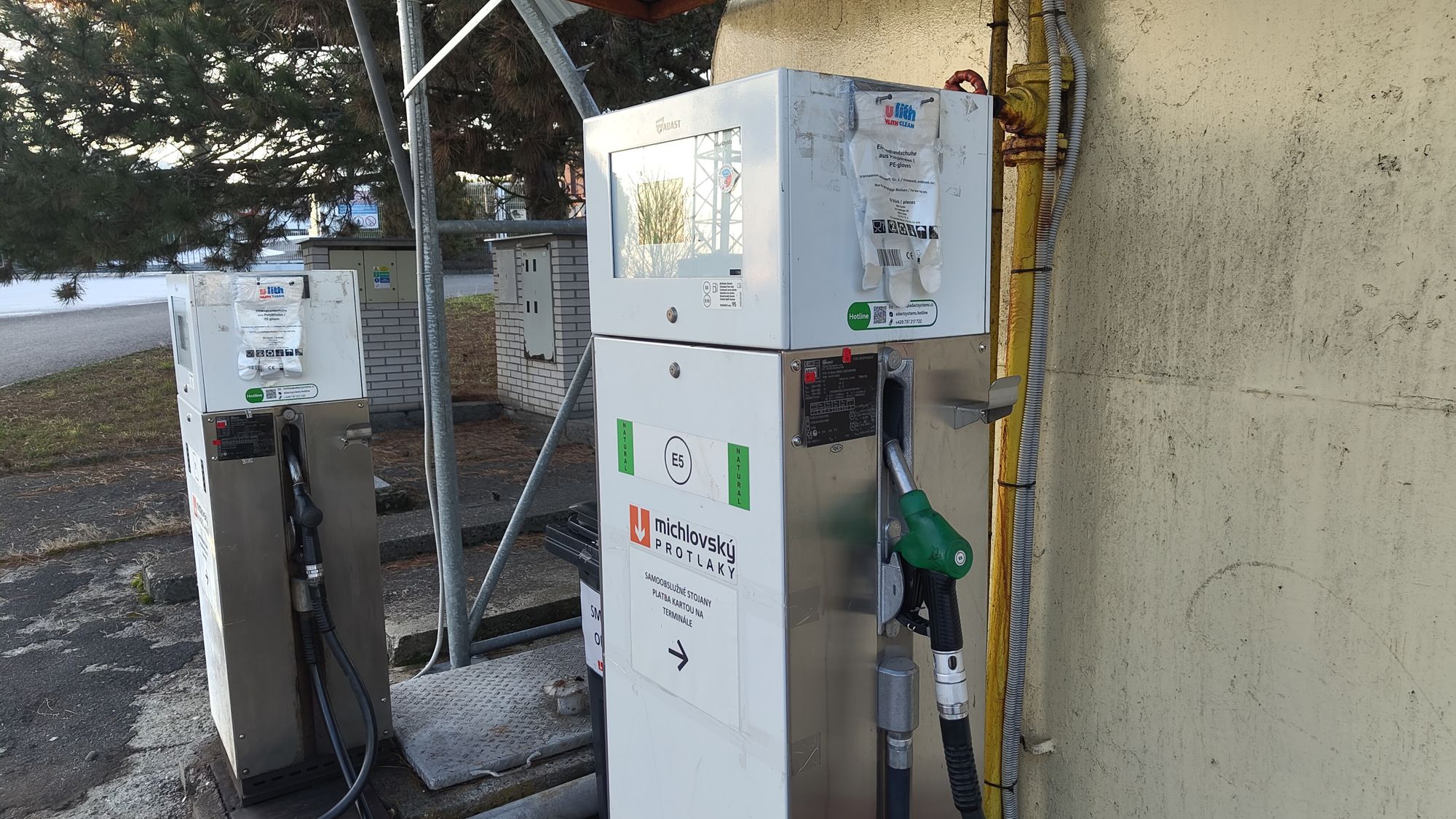 Michlovský - protlaky, a.s. - Tankomat PHM foto 3