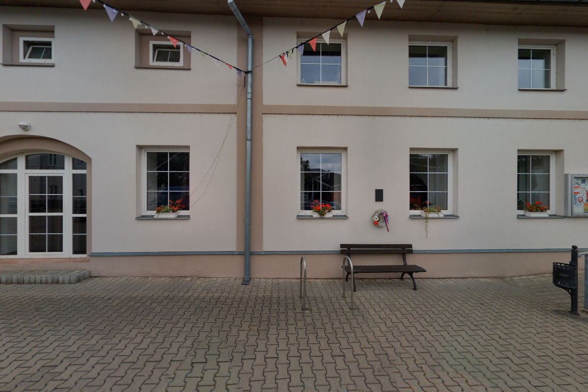 Místní knihovna Uhříněves foto 3