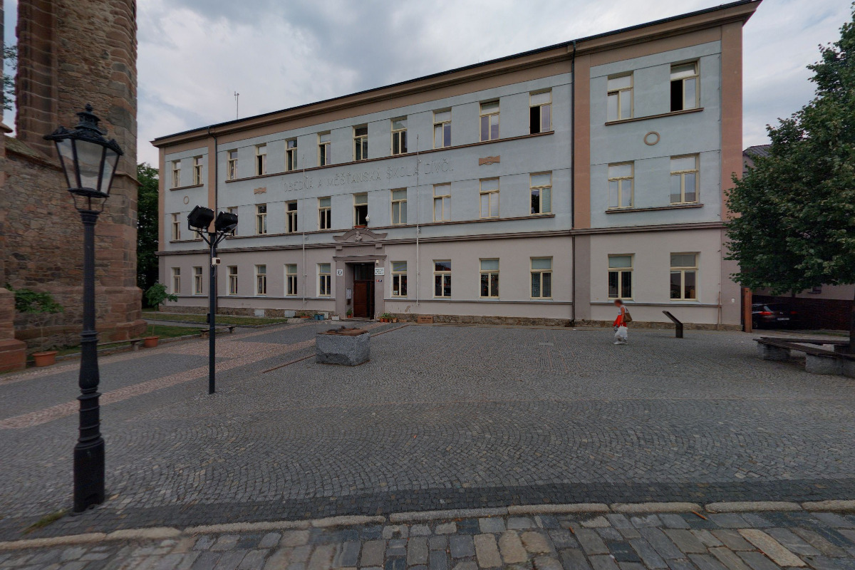 Sdružení rodičů a přátel školy při ZŠ a MŠ Na Karlově