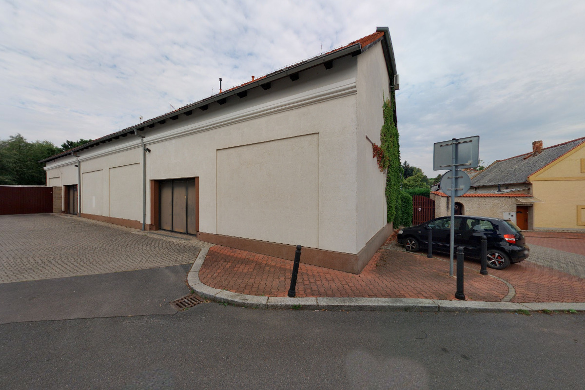 1 YEAR & MORE PRODUCTION, s.r.o.