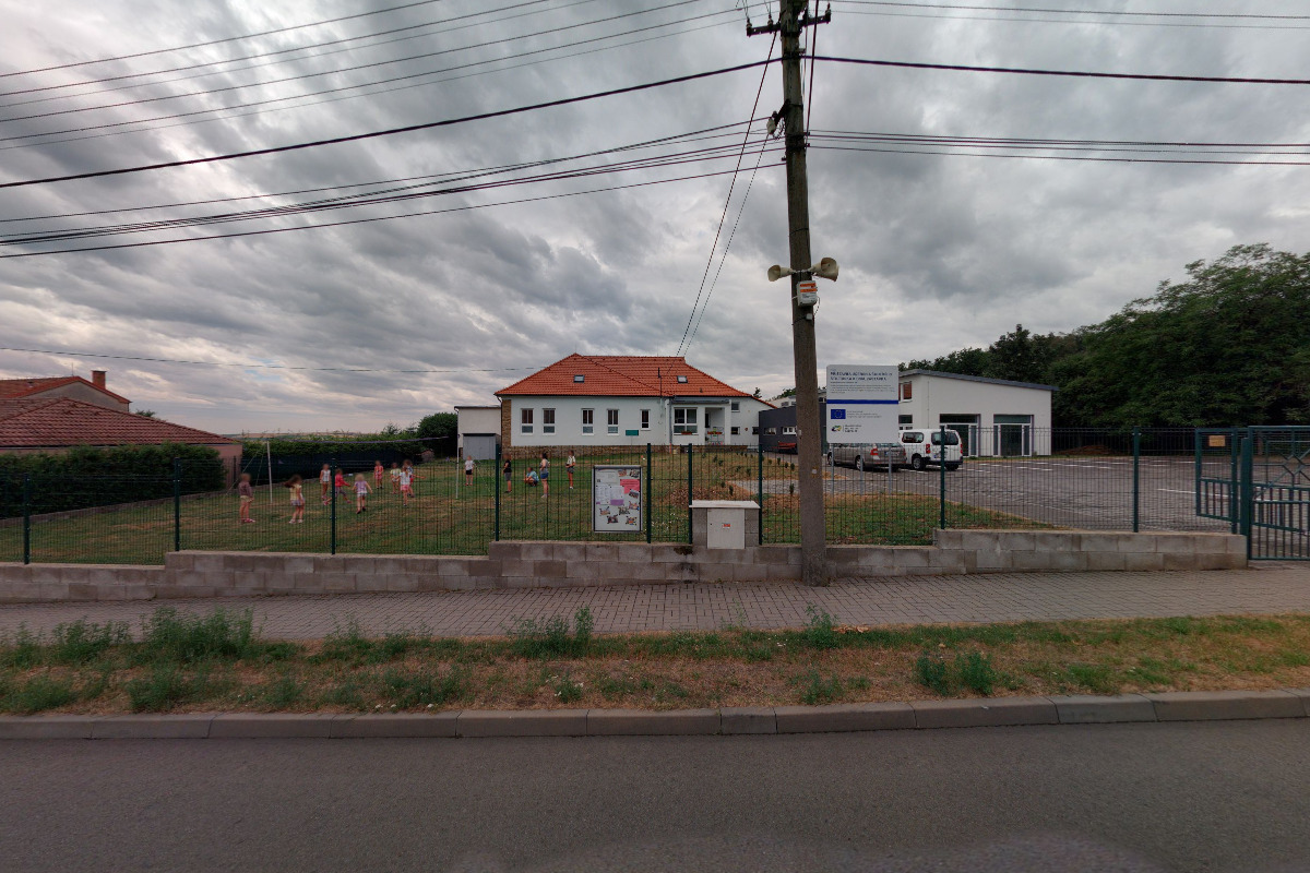 Dům dětí a mládeže, Zastávka