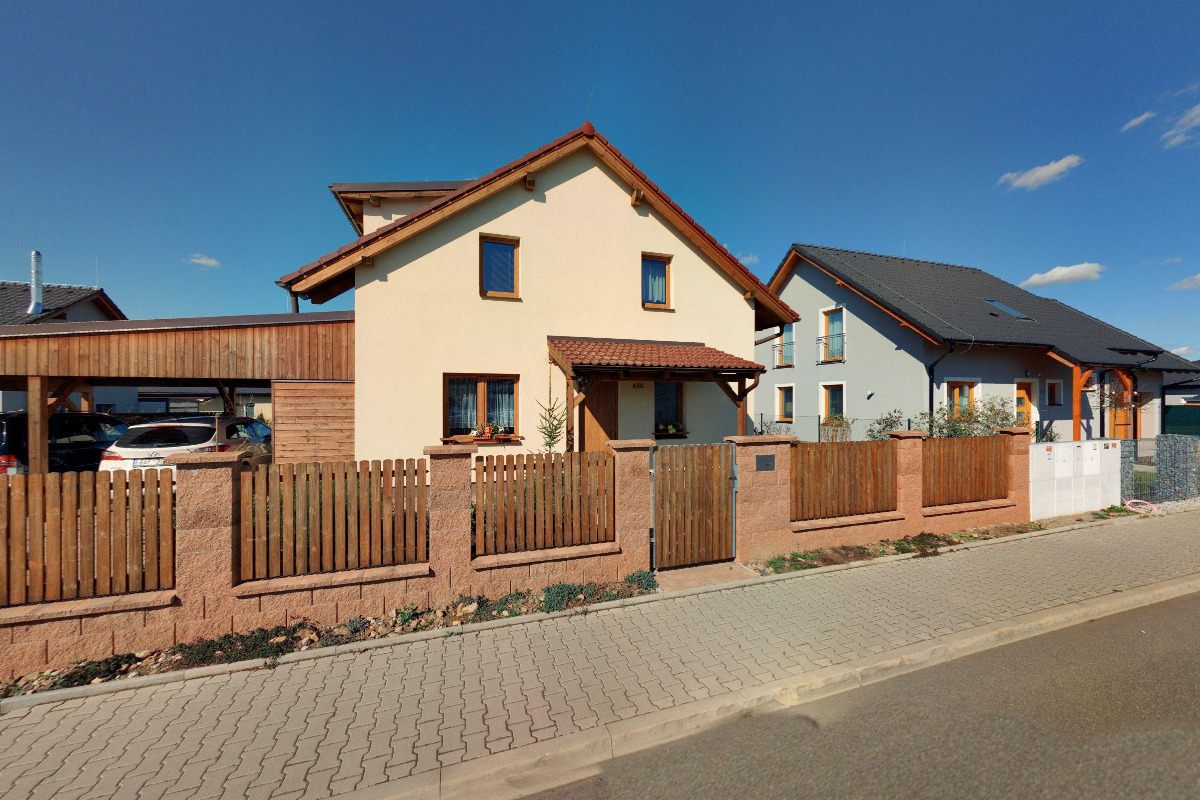 Denisa Dřevěná Remax Prestige foto 2