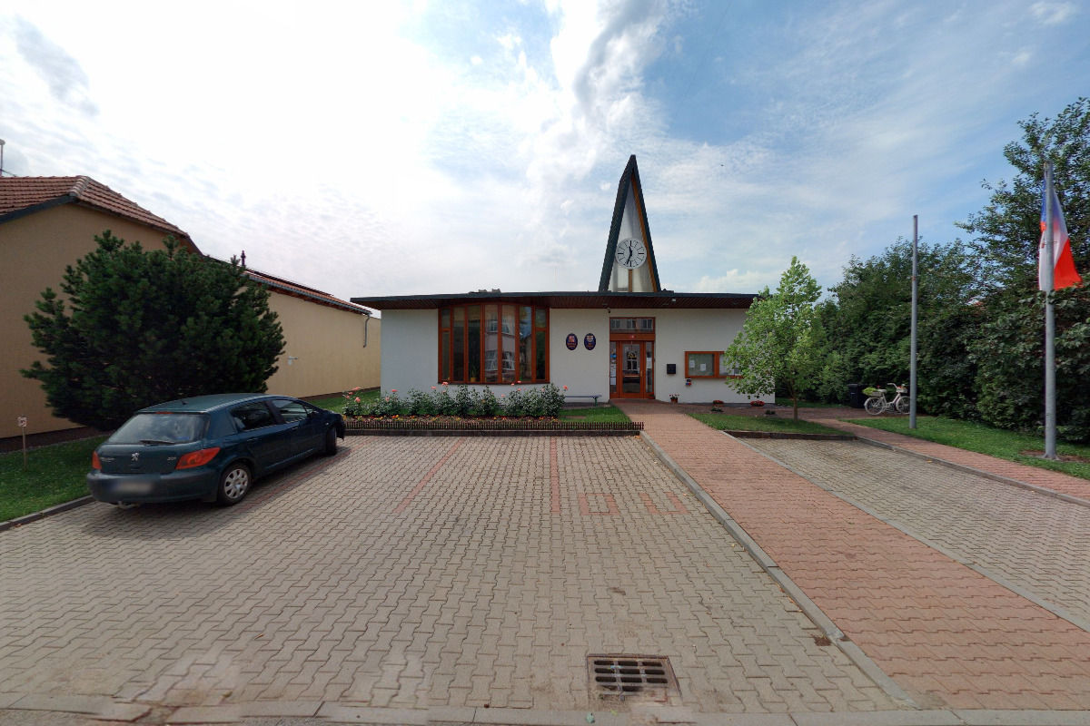 Zálezlice - obecní úřad foto 3