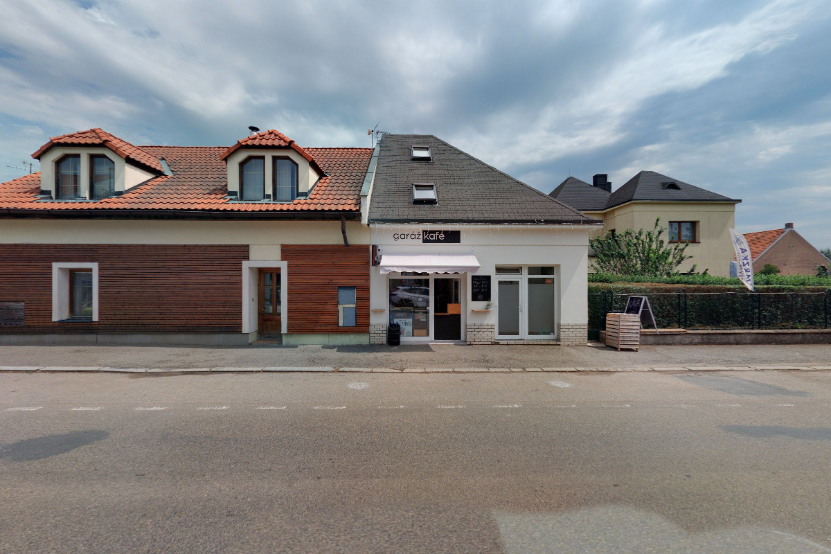 Garáž Kafé