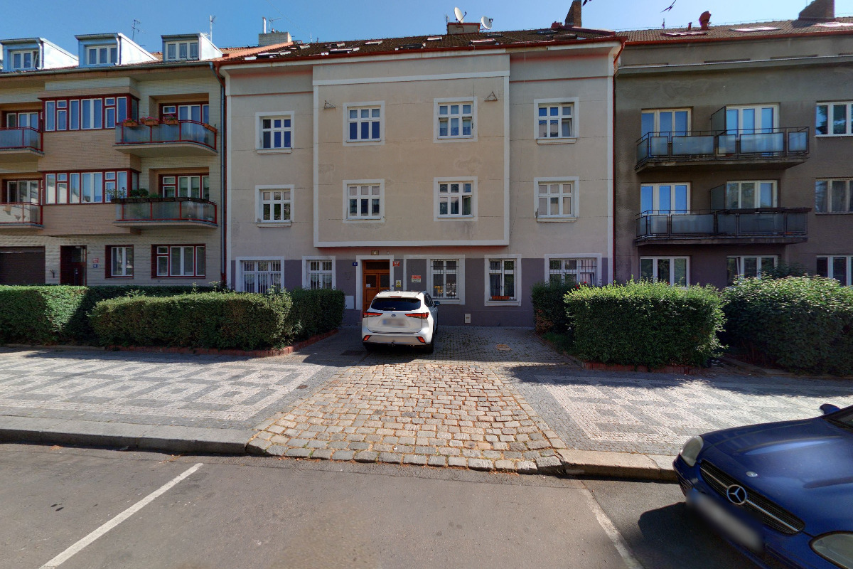 PŮJČOVNA DODÁVEK A MIKROBUSŮ PRAHA foto 2