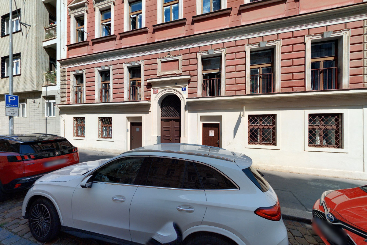 Upravená Bestie School foto 4