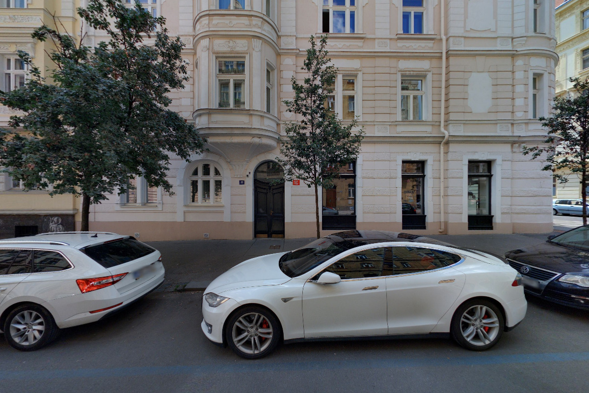 Podkrovní hnízdečko