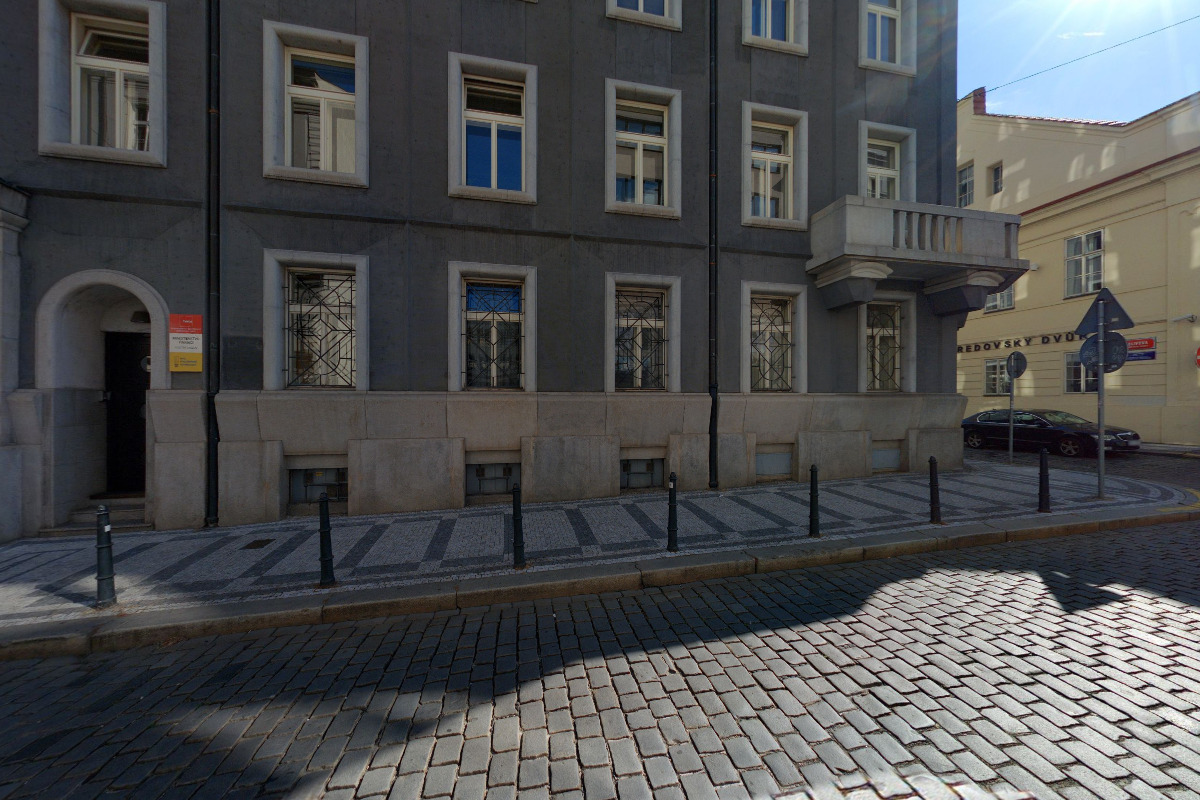 ERUNI, univerzitní gymnázium a SOŠ Praha