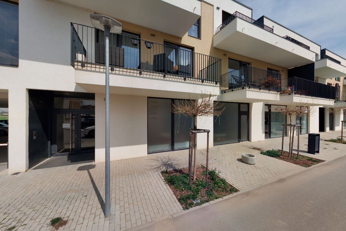 Permanentní make-up a prodlužování řas  Dominika Šafferová foto 2