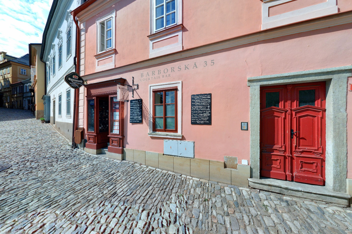 Barborská - cocktail and champagne bar