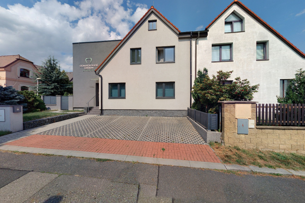STOMATOLOGICKÉ CENTRUM ZVÍKOVSKÁ, s.r.o.