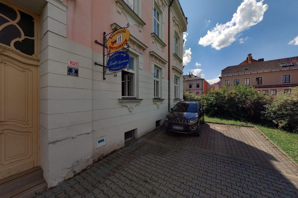 Nekuřácká restaurace Sklípek