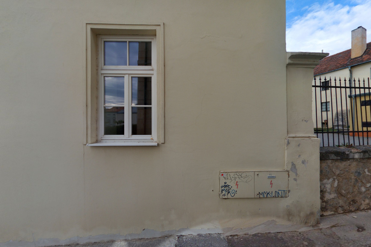 MŠ, ZŠ a Praktická škola Znojmo, Jezuitské náměstí foto 2