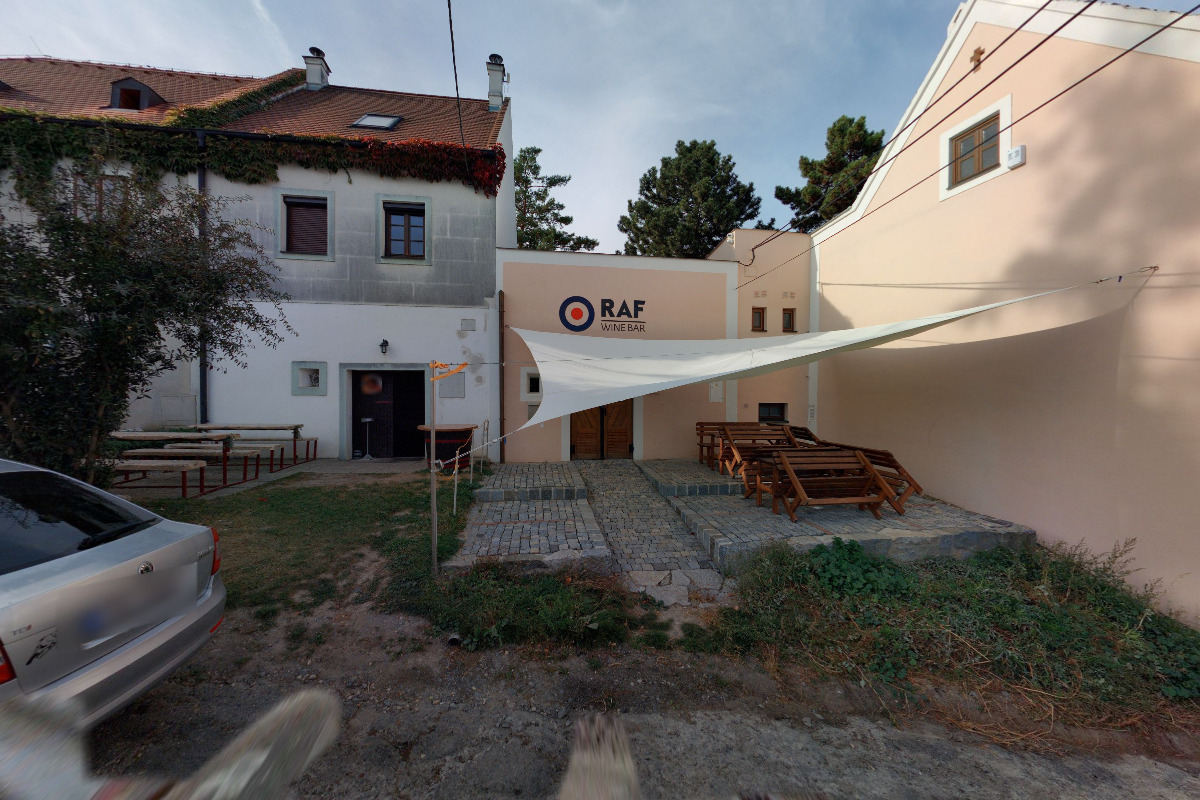 RAF wine Pavlov foto 3