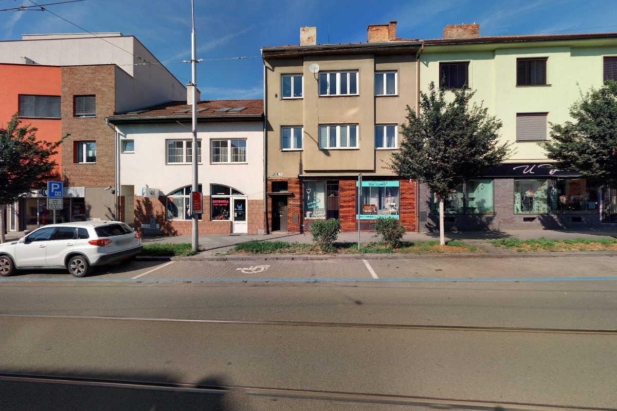 Hair stylist Lenka Urbánková