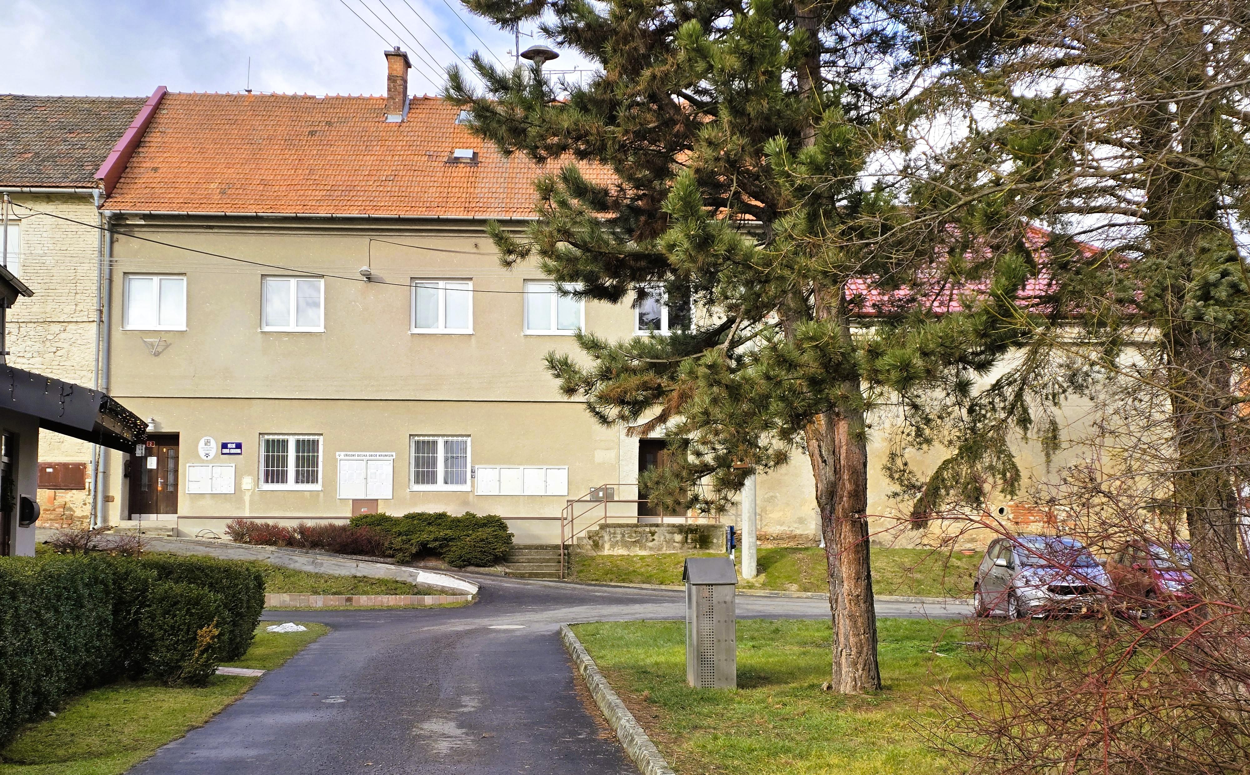 Krumsín - obecní úřad foto 6