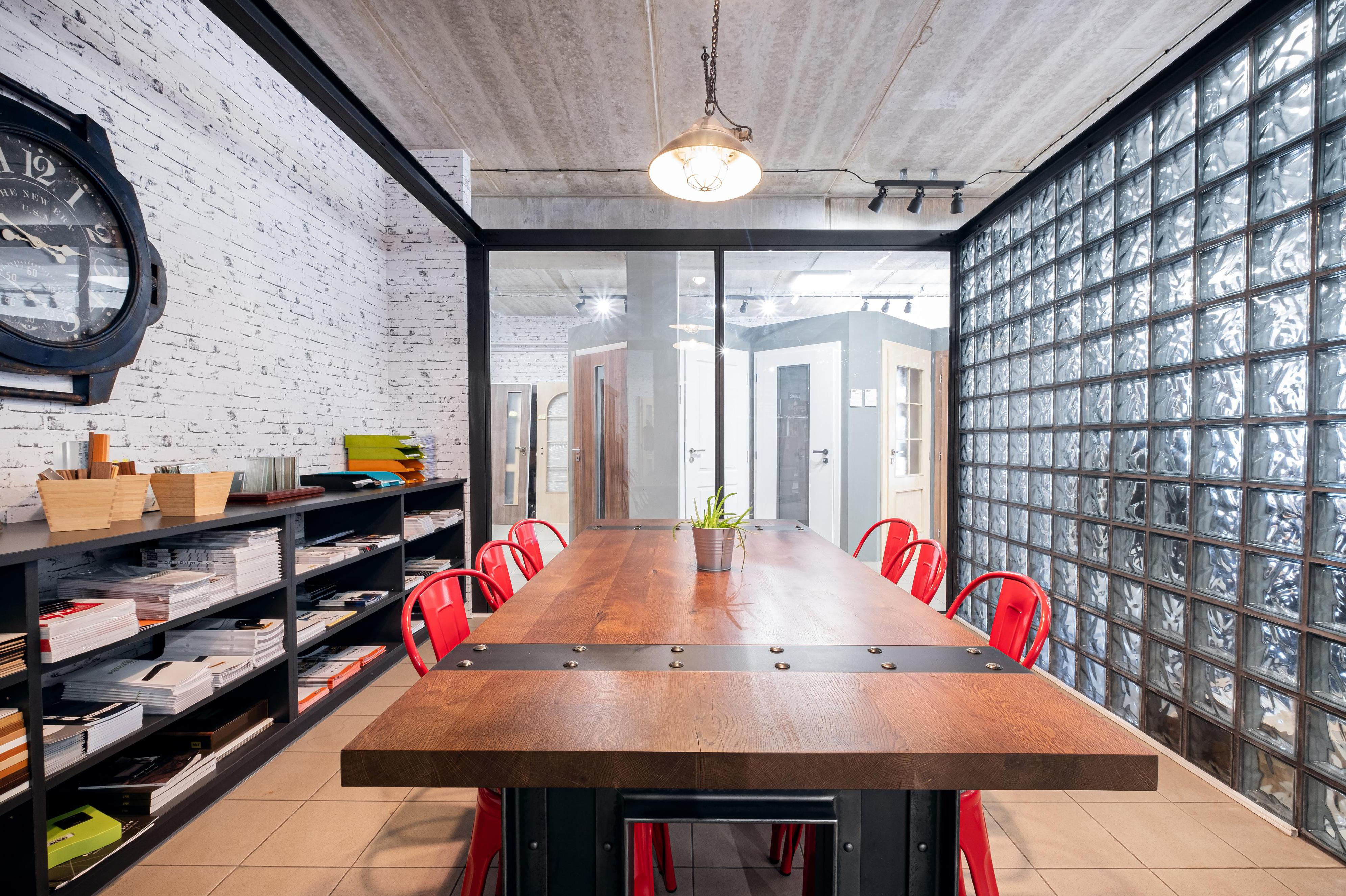 BATTENTE dveře a podlahy