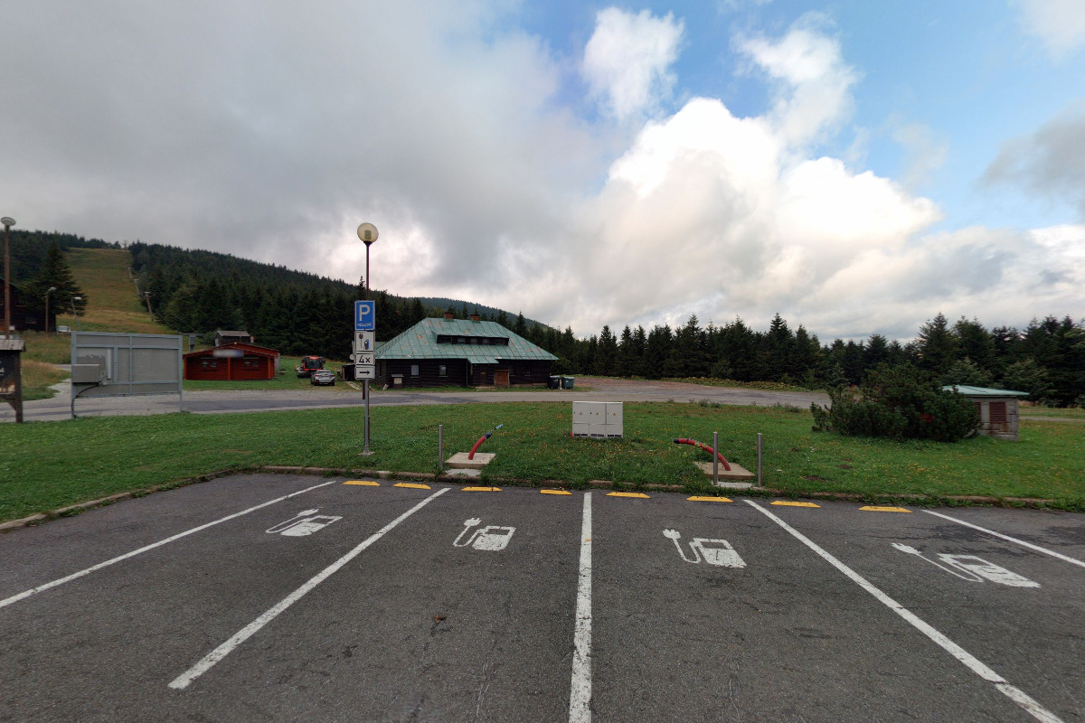 Dobíjecí stanice ČEZ