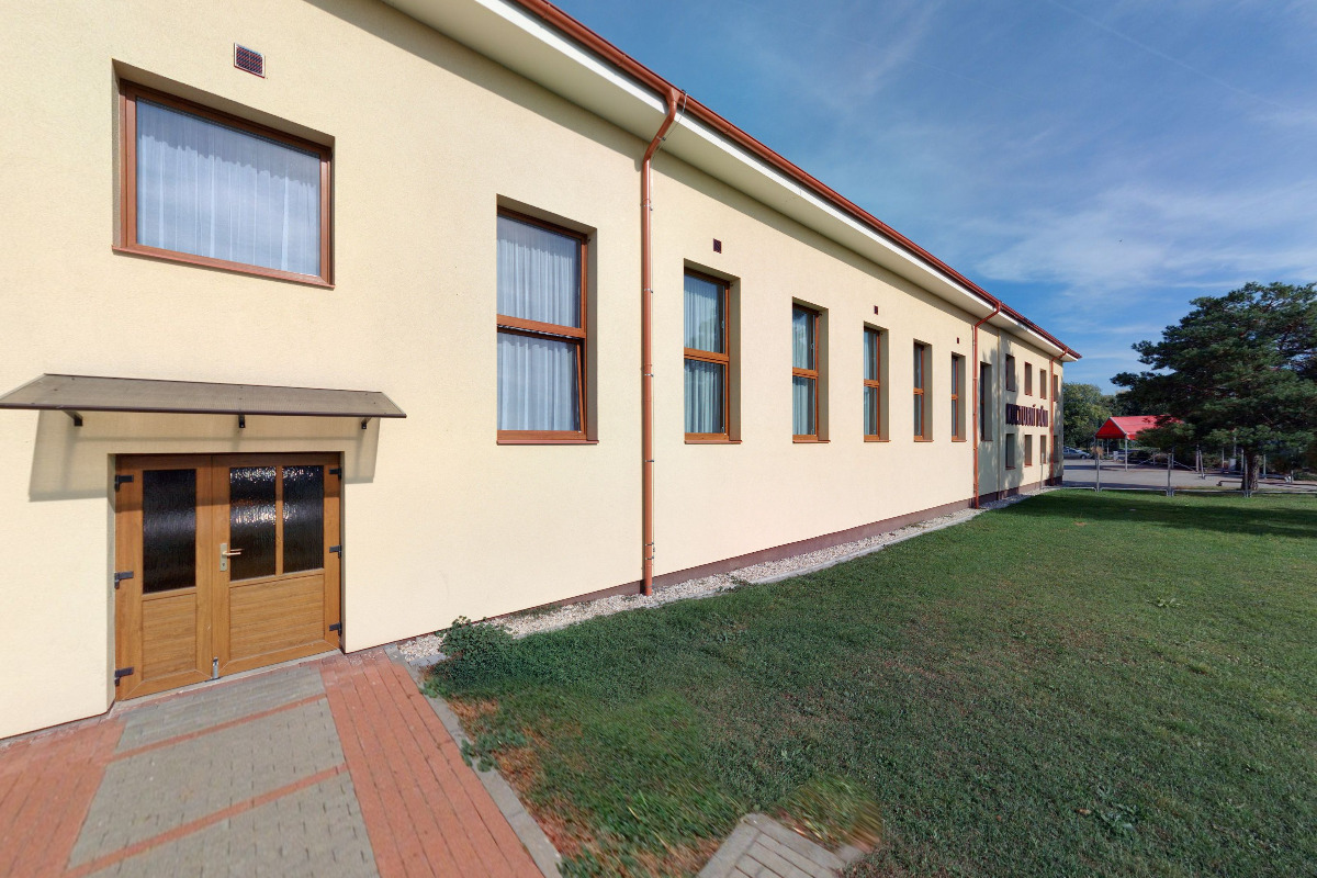 Obecní  knihovna Hlohovec foto 4