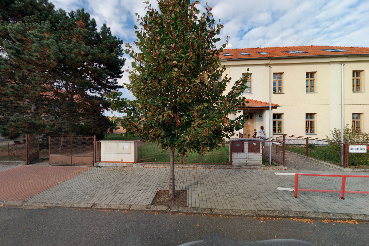 Základní škola a Mateřská škola Krakovany foto 4