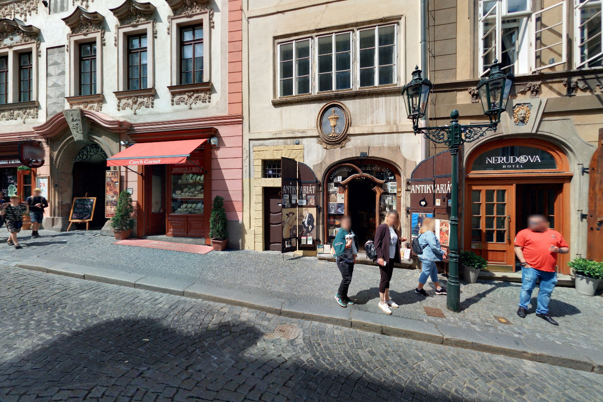 Antikvariát Nerudova foto 2