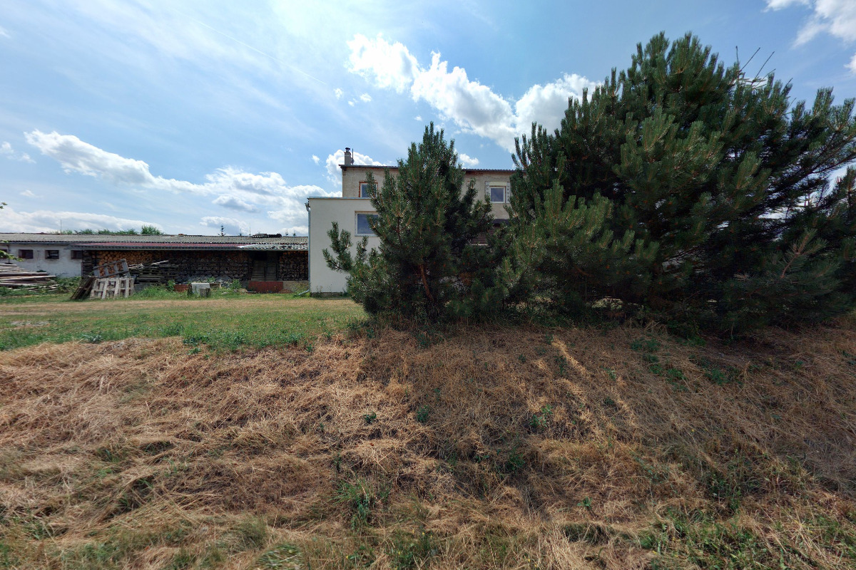 Leoš Bouška - náhradní autodíly foto 1