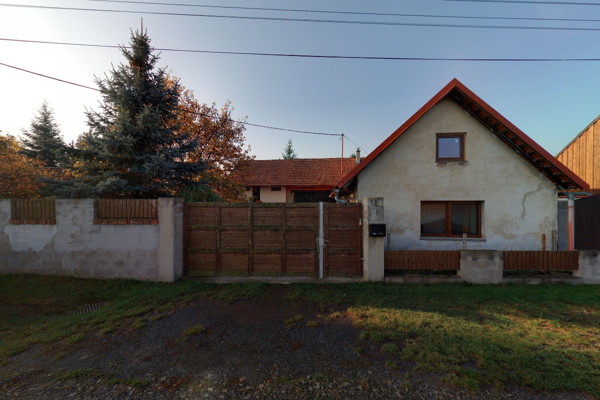 PERTOLA - Tomáš Láznička