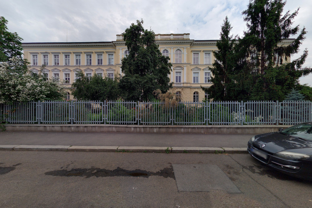 Obchodní akademie Holešovice foto 5