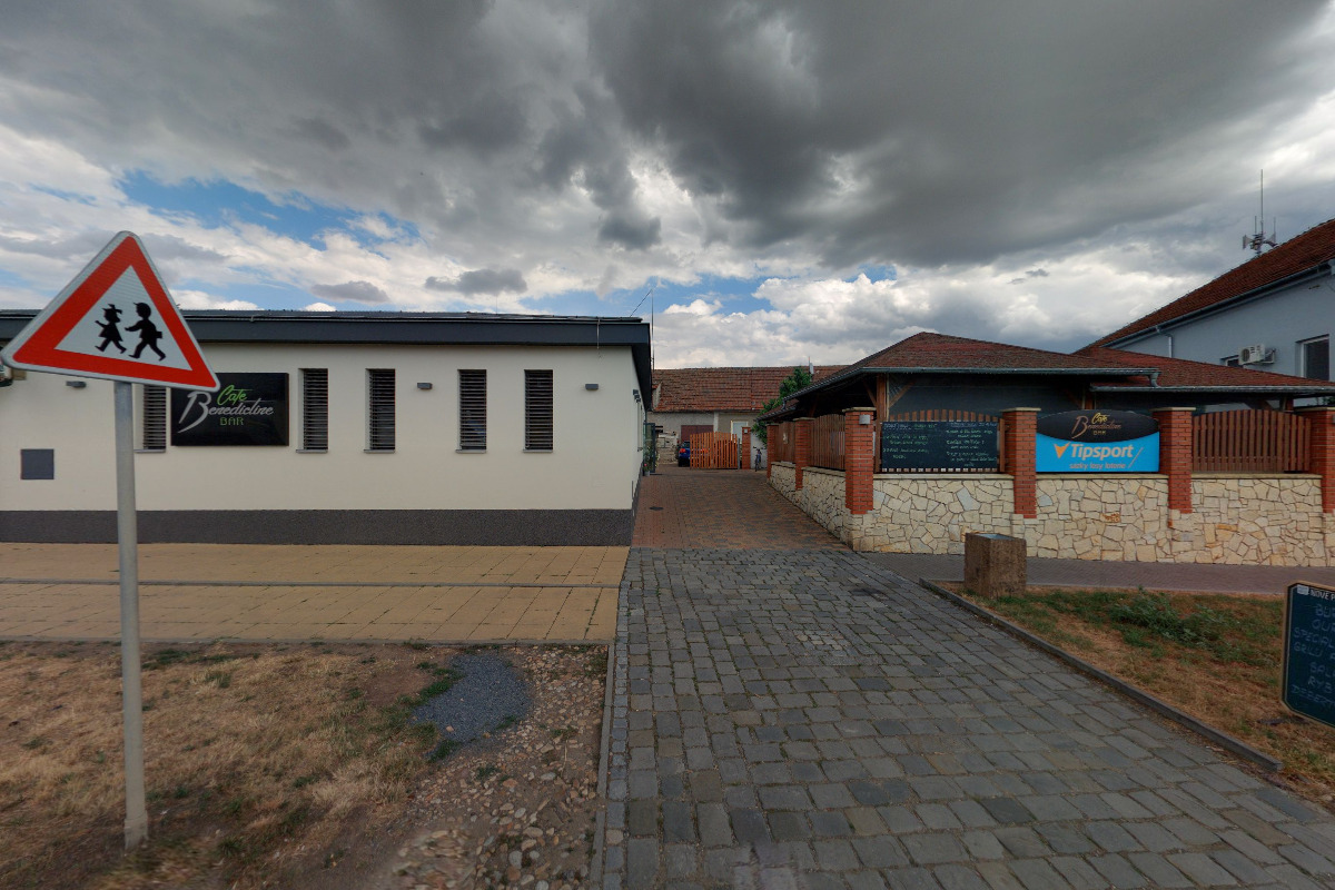 Cafe Benedictine bar