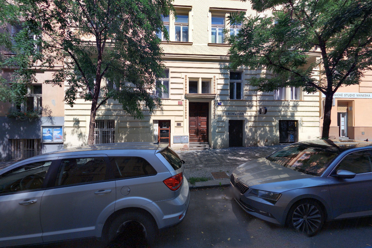 Bonvivant's Cocktail Tapas Café