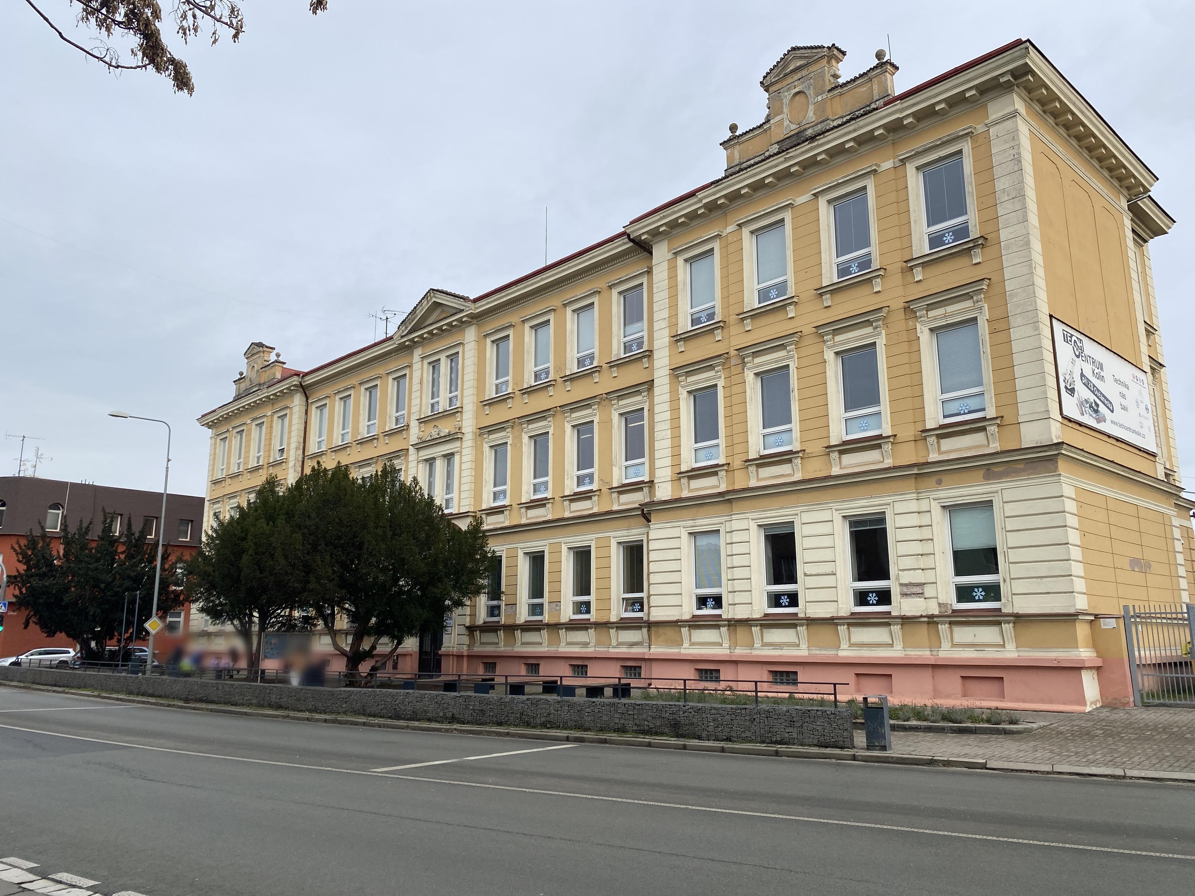 Základní škola Kolín V., Ovčárecká 374