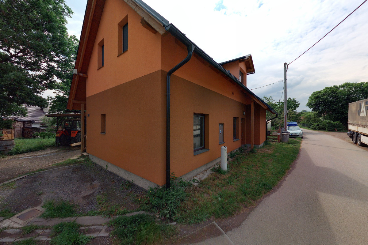 PE - MOTO 79, s.r.o.