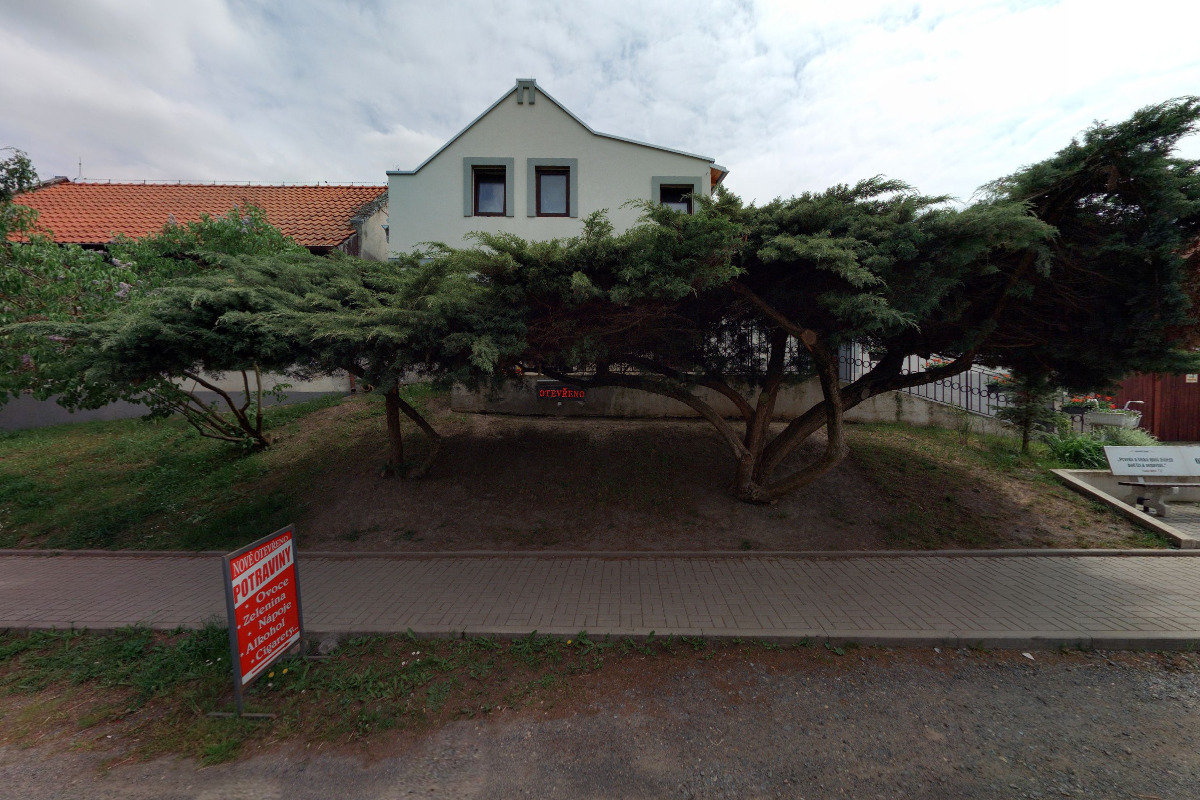 Koloniál Zlonín