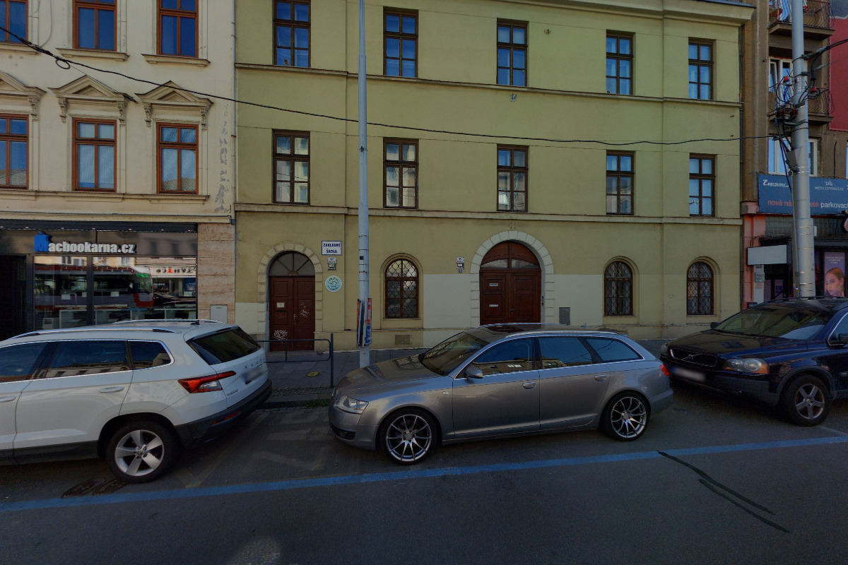 Gymnázium Ježek bez klece