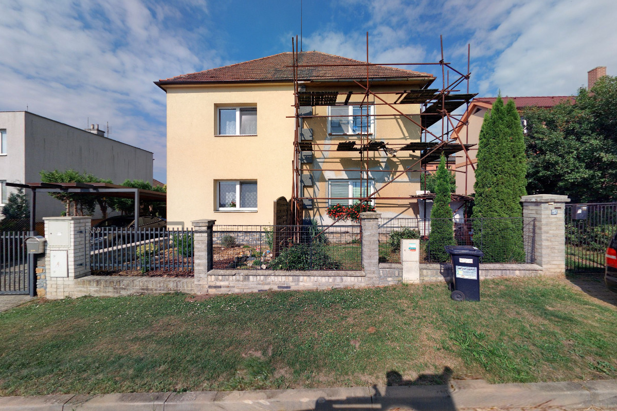 Atypické dveře, zárubně, montáže Linhart