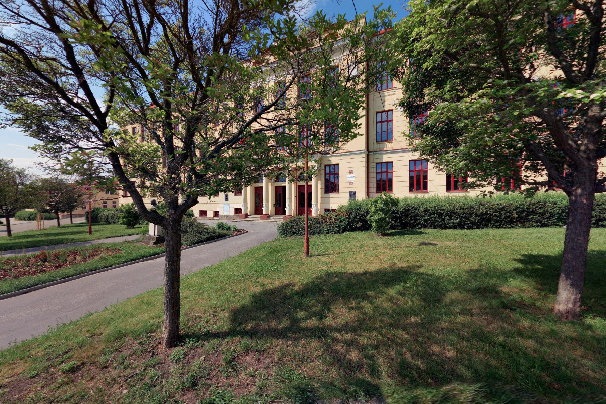 Gymnázium Boskovice - Školní jídelna foto 2