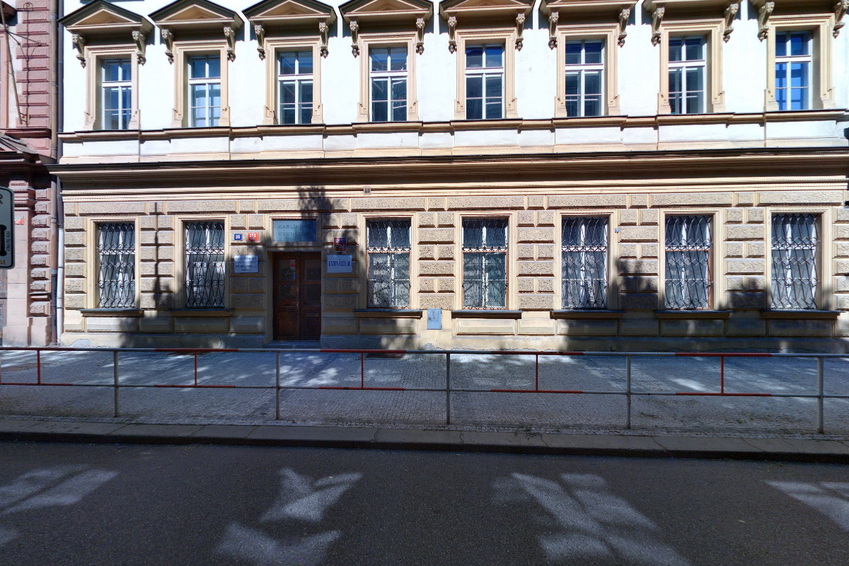 Karlínské gymnázium Praha foto 4