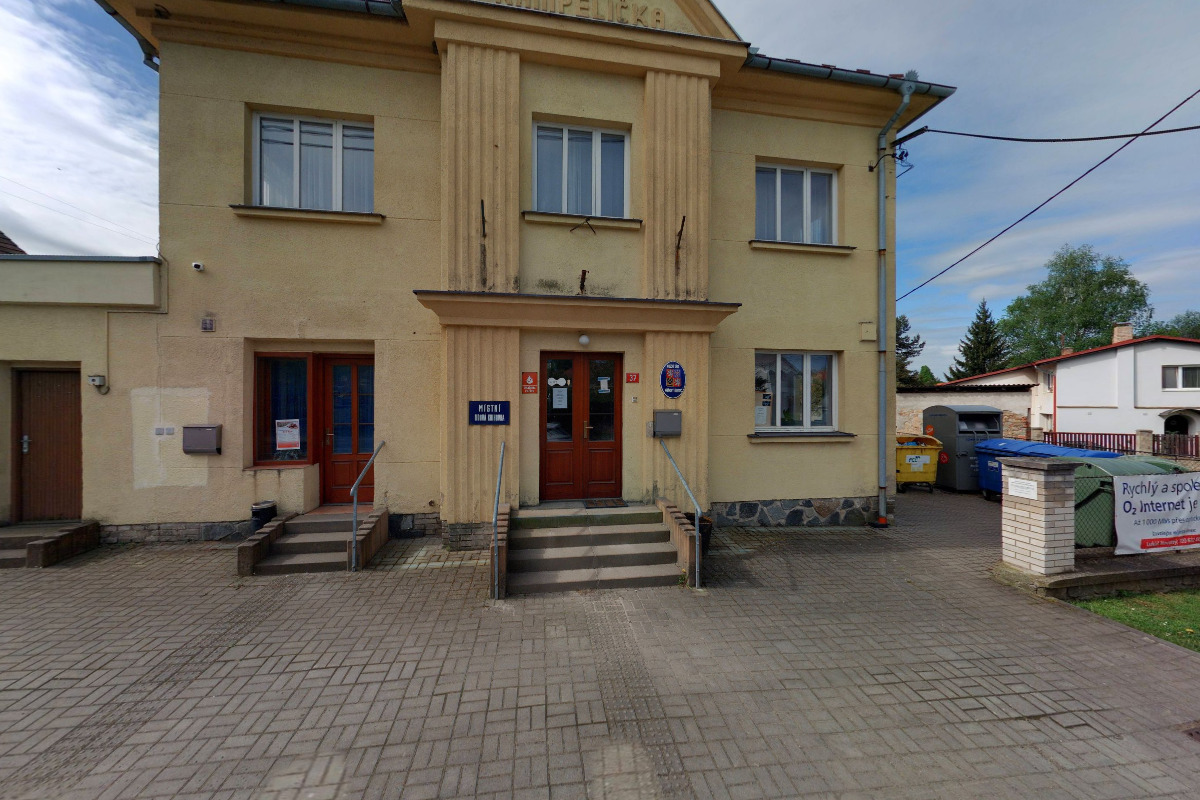 Obecní knihovna Křížkový Újezdec foto 2