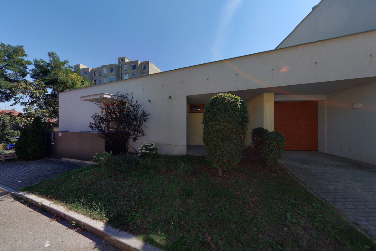 Mgr. Richard Bednář - soudní exekutor - exekutorský úřad Praha 10 foto 2