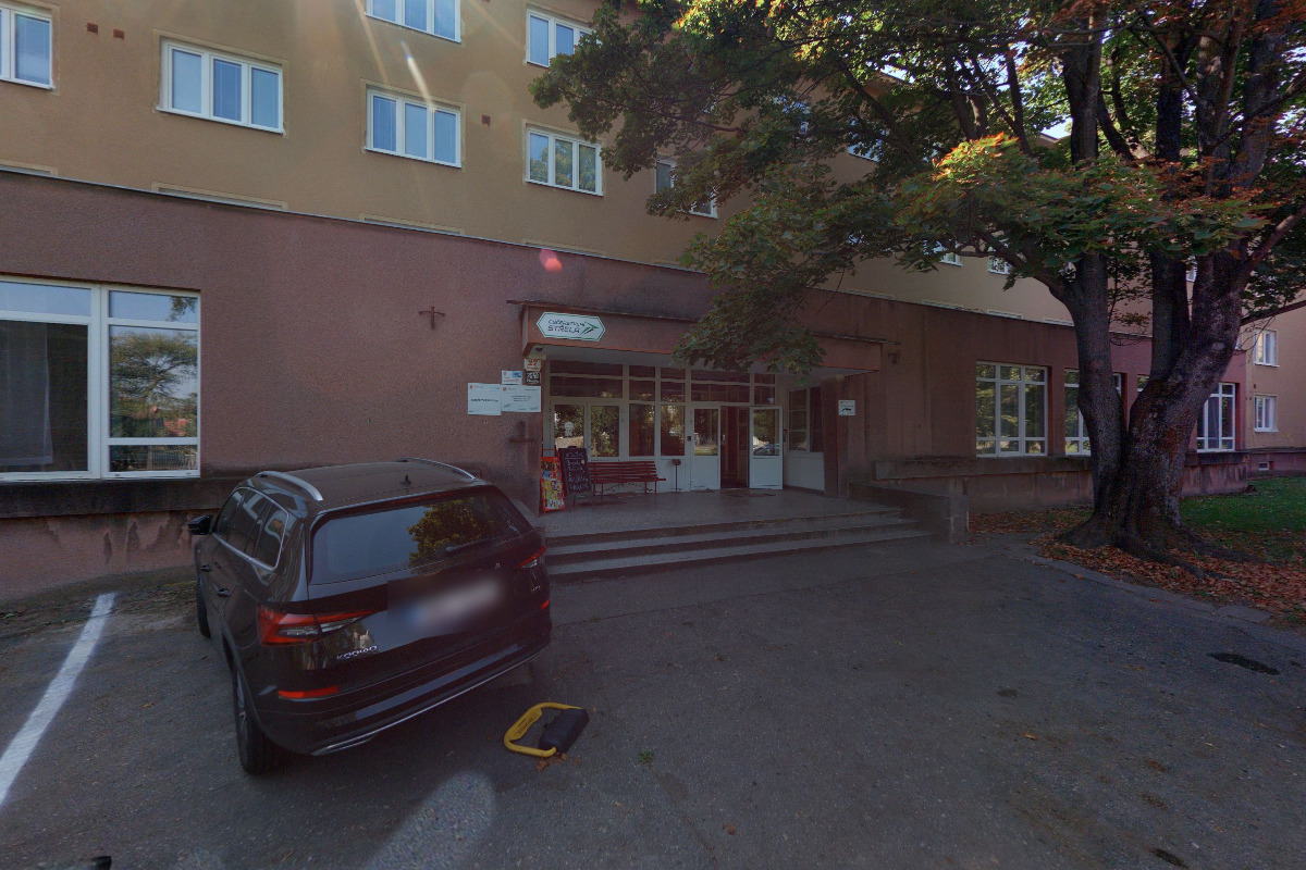 Koleje Dobrovského 27