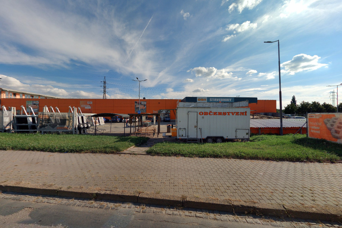 Občerstvení u OBI foto 1