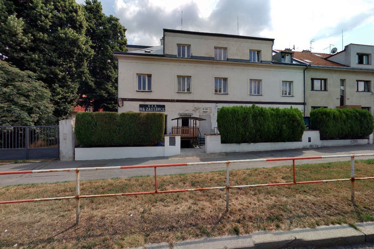 Grey bar Na zastávce