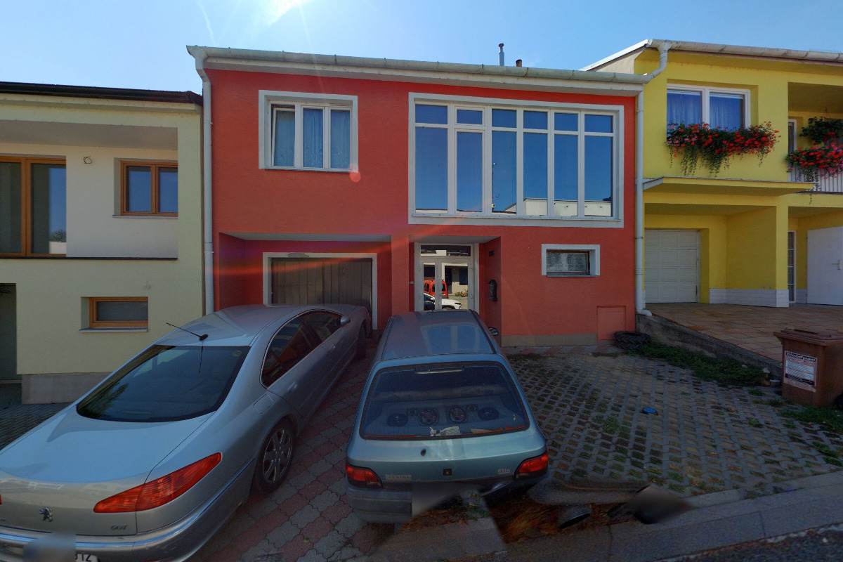 Kachlová kamna a krby Mikeš